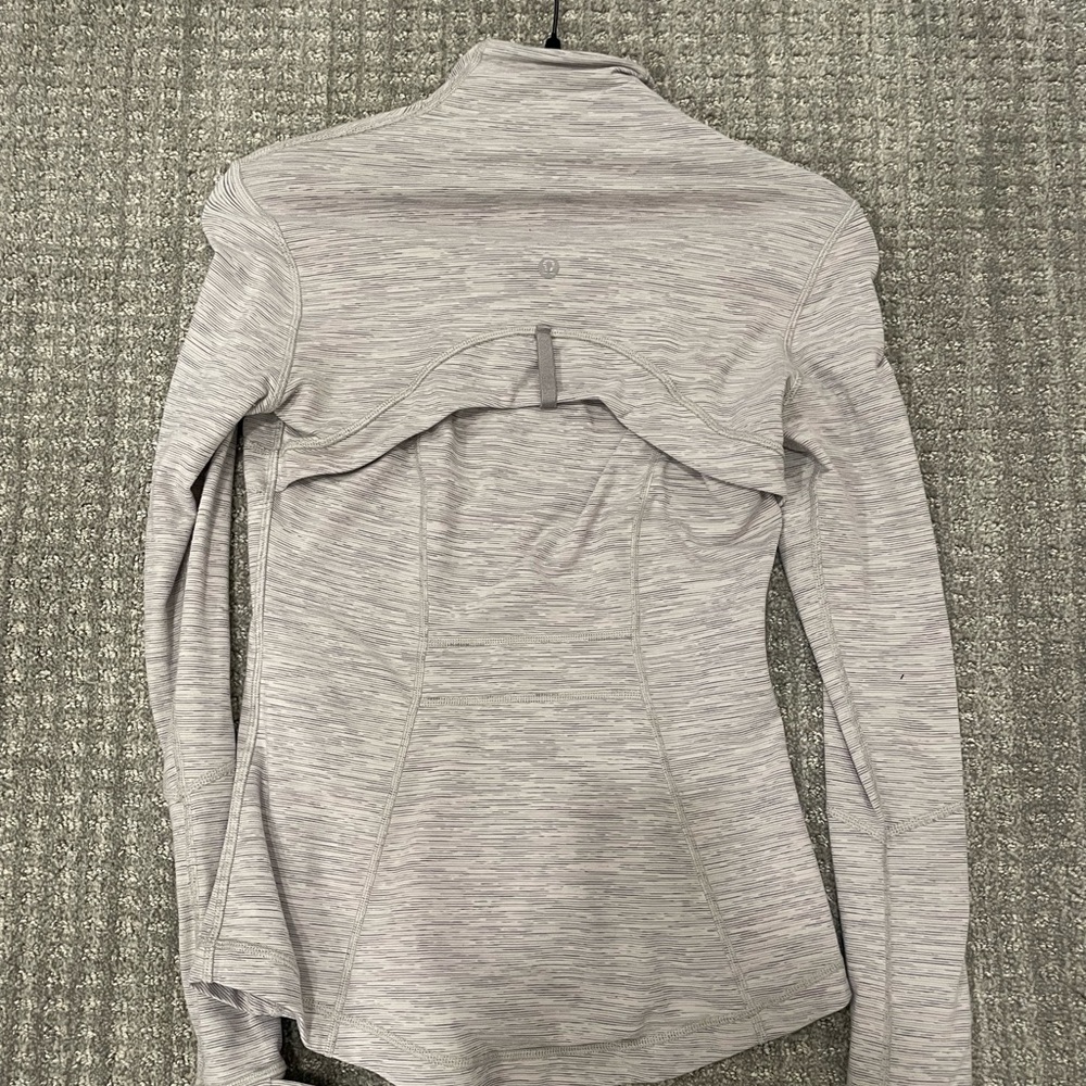 Lululemon grey define jacket size 4 - Picture 2 of 2